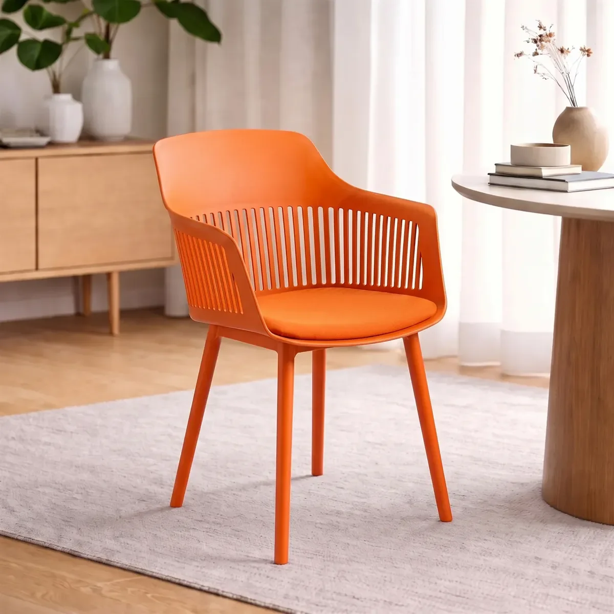 Slatted dining chair